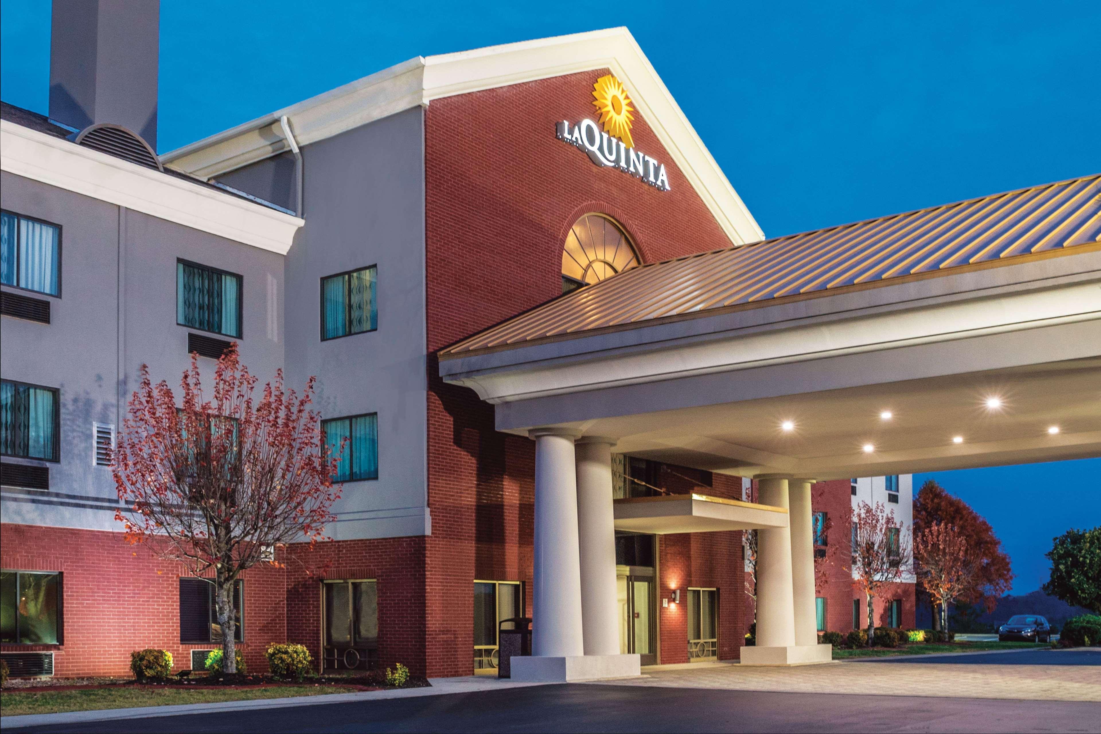 La Quinta By Wyndham Loudon Hotel Exterior photo