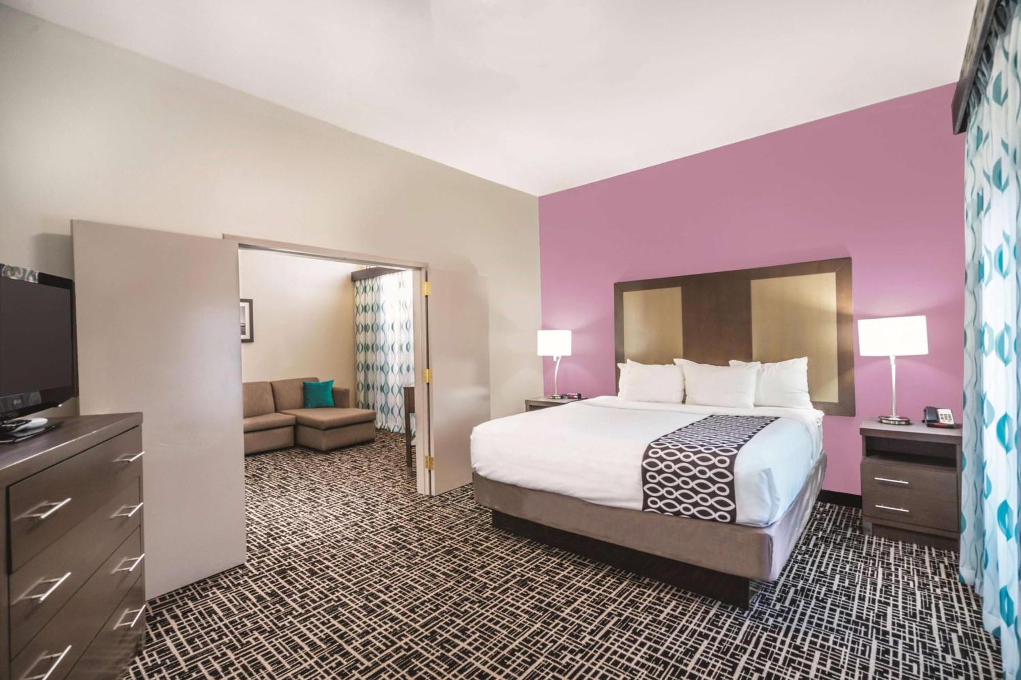 La Quinta By Wyndham Loudon Hotel Exterior photo