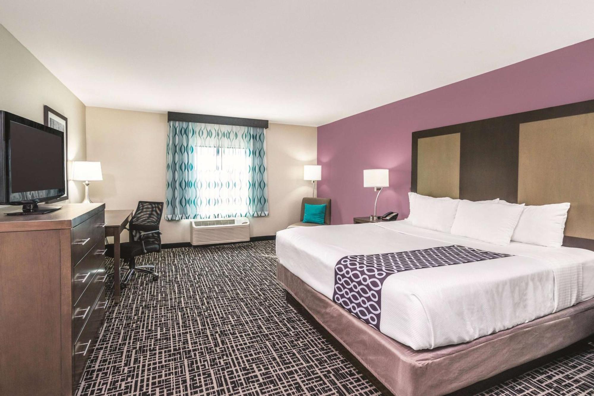 La Quinta By Wyndham Loudon Hotel Exterior photo