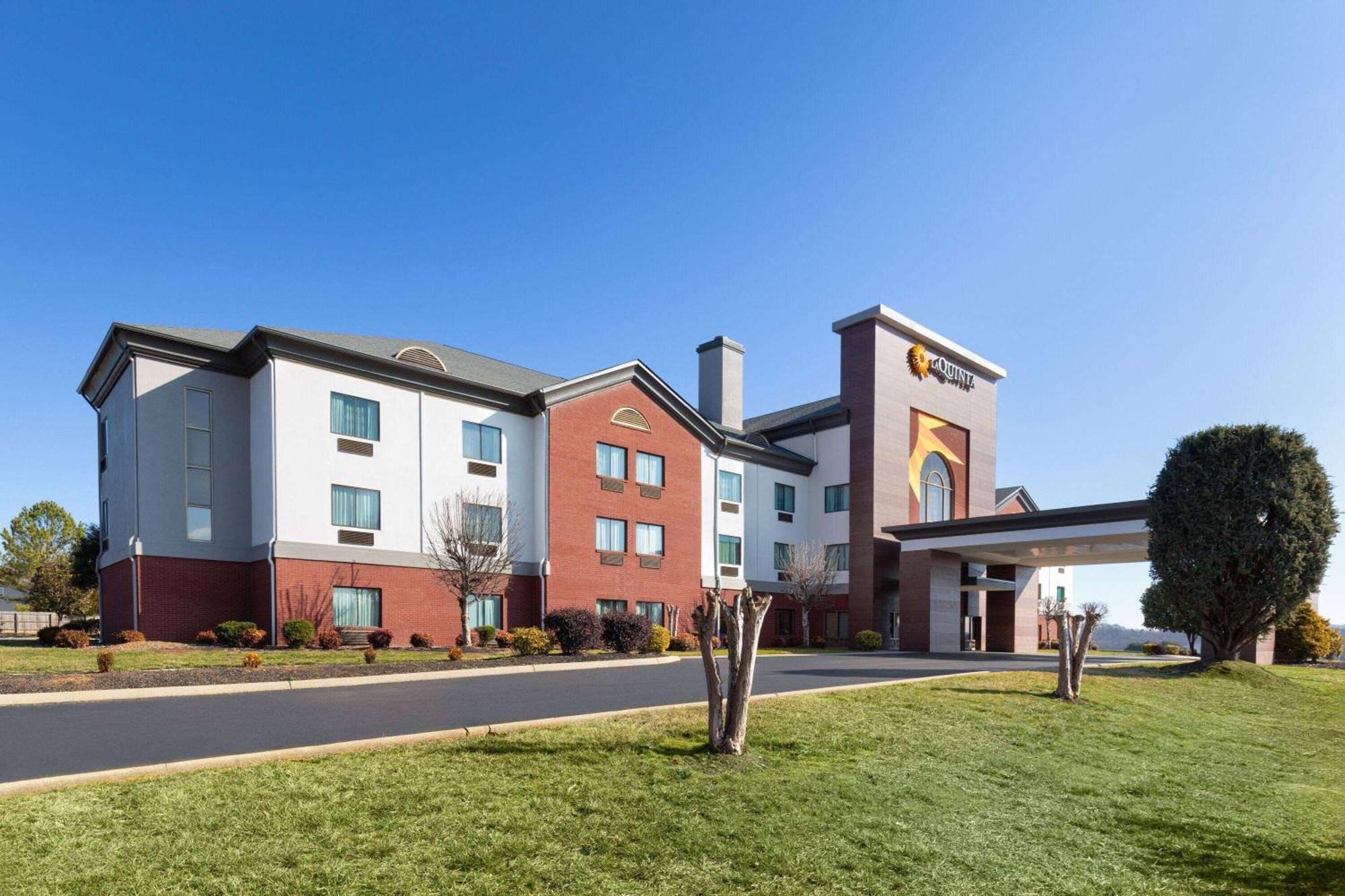 La Quinta By Wyndham Loudon Hotel Exterior photo