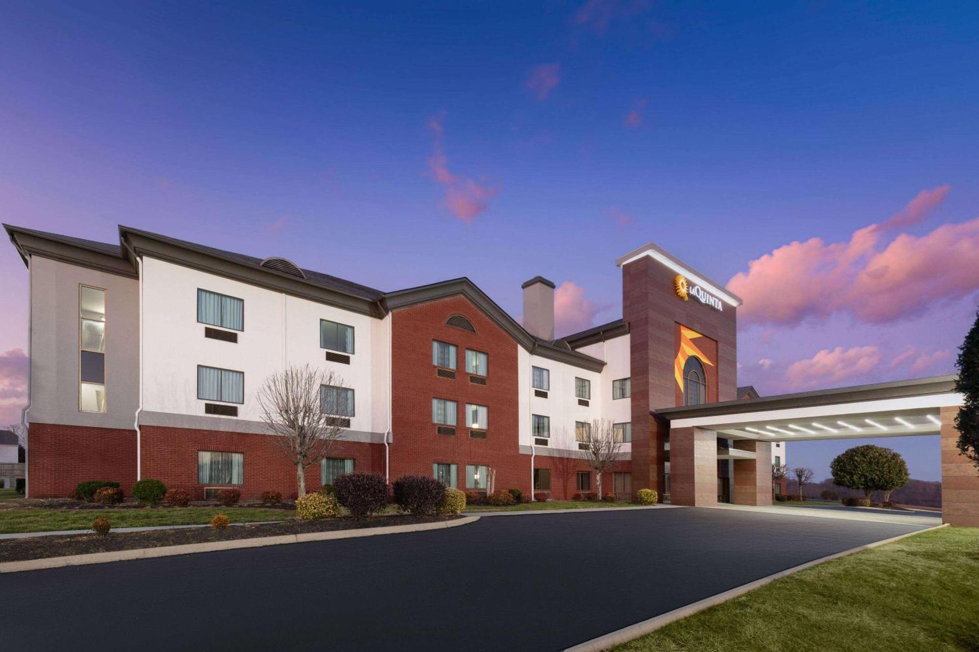 La Quinta By Wyndham Loudon Hotel Exterior photo
