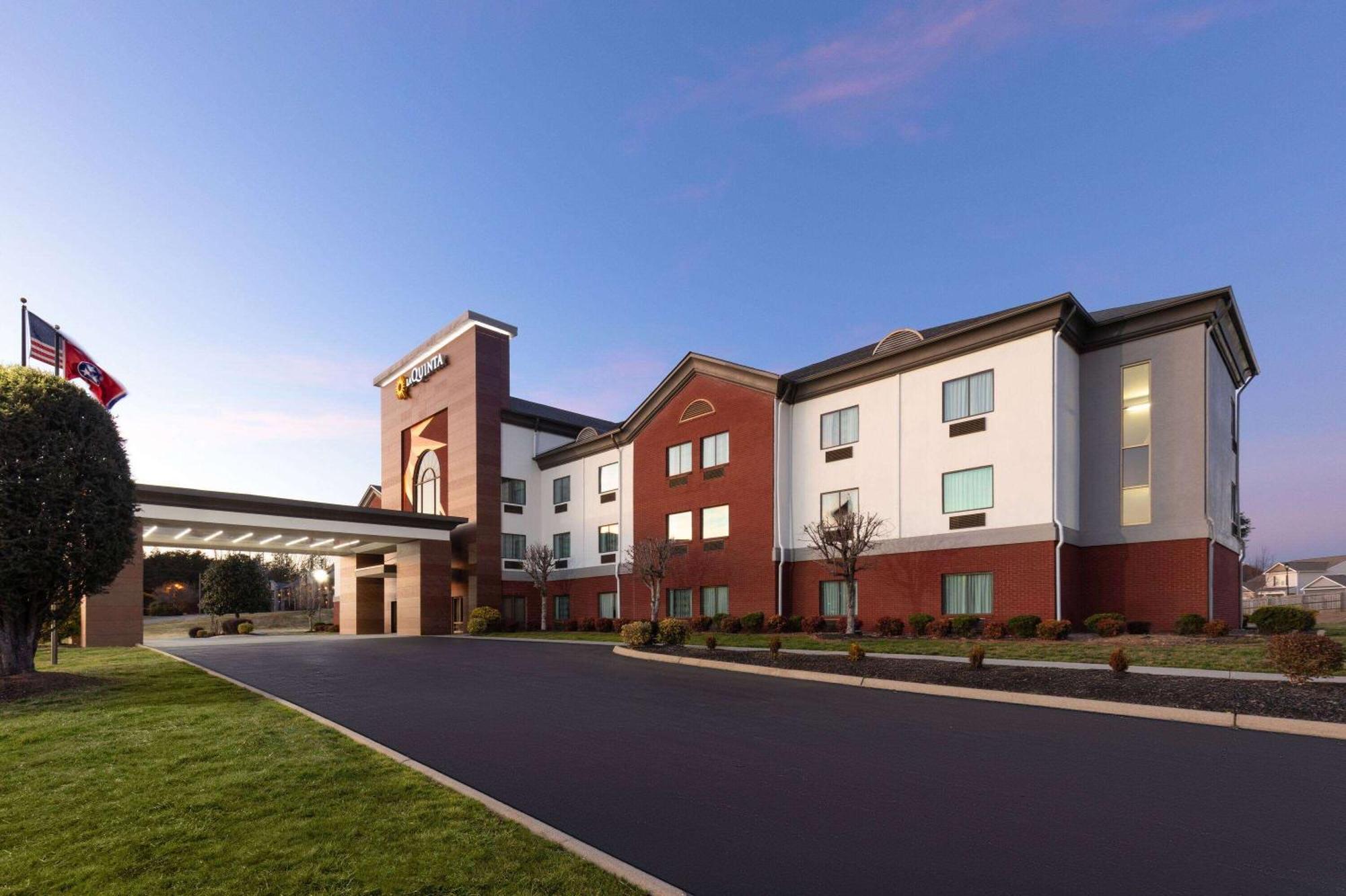 La Quinta By Wyndham Loudon Hotel Exterior photo
