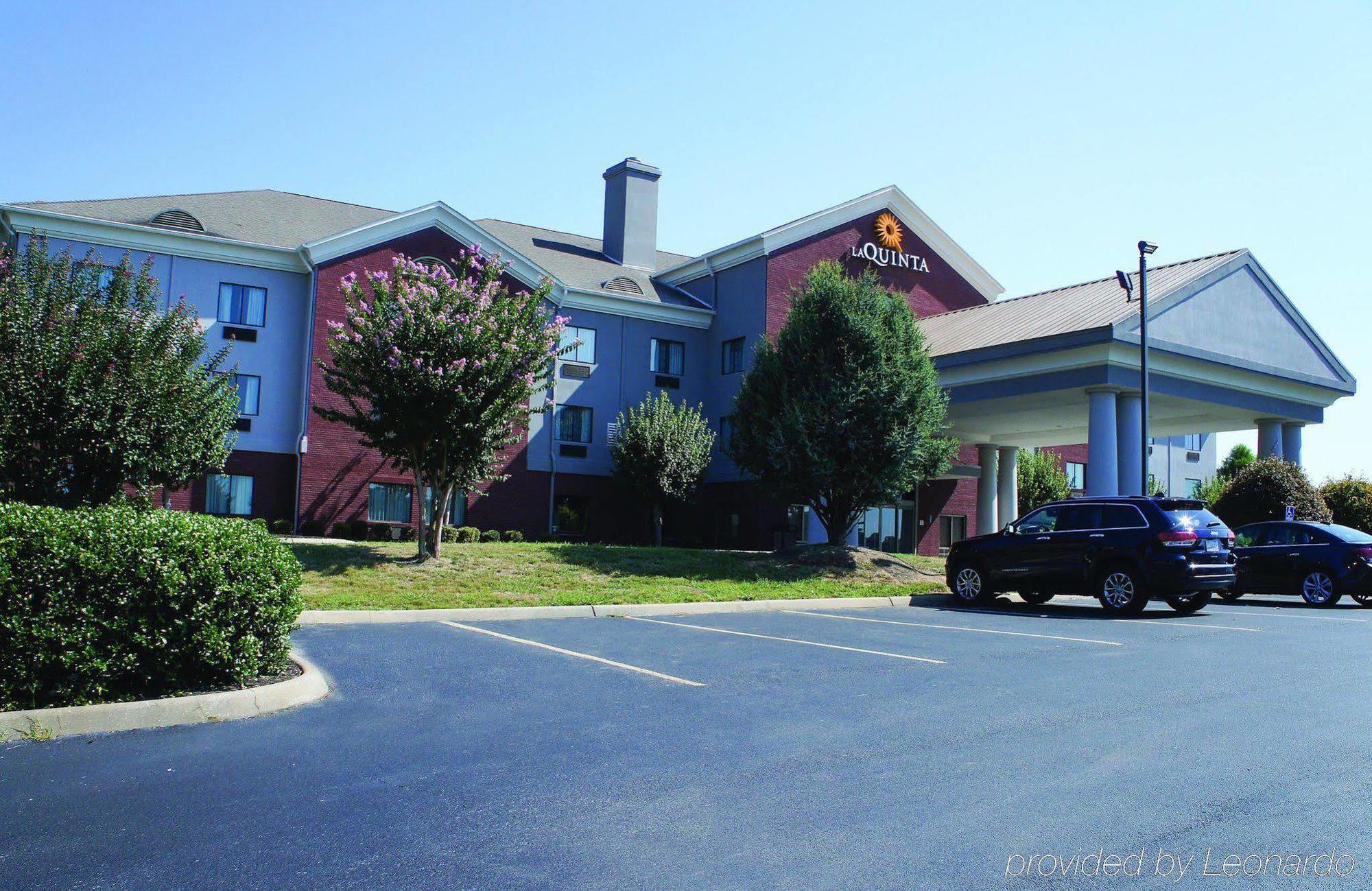 La Quinta By Wyndham Loudon Hotel Exterior photo