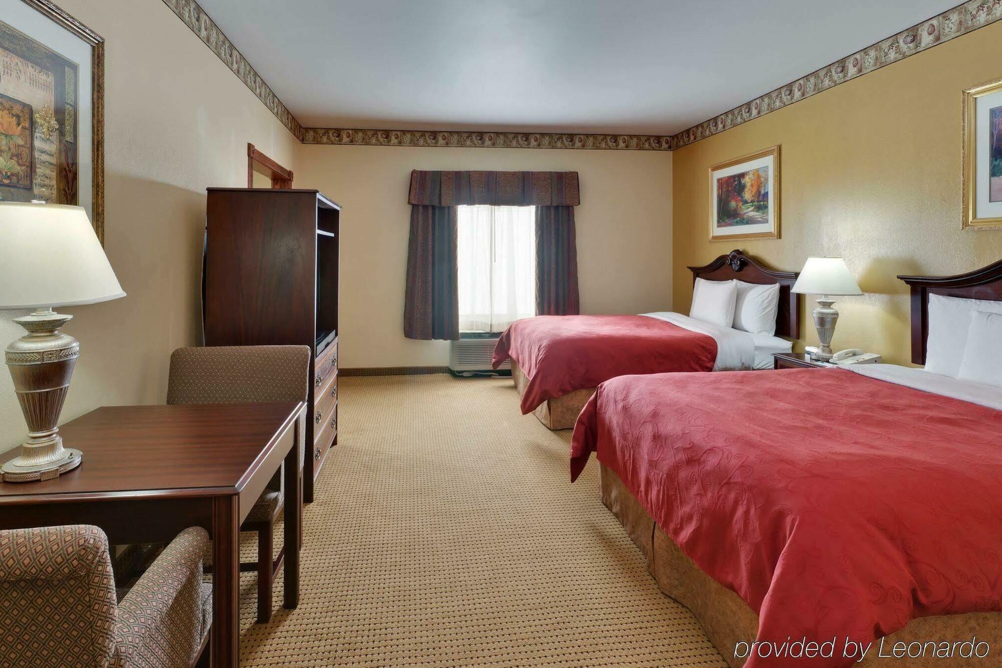La Quinta By Wyndham Loudon Hotel Exterior photo